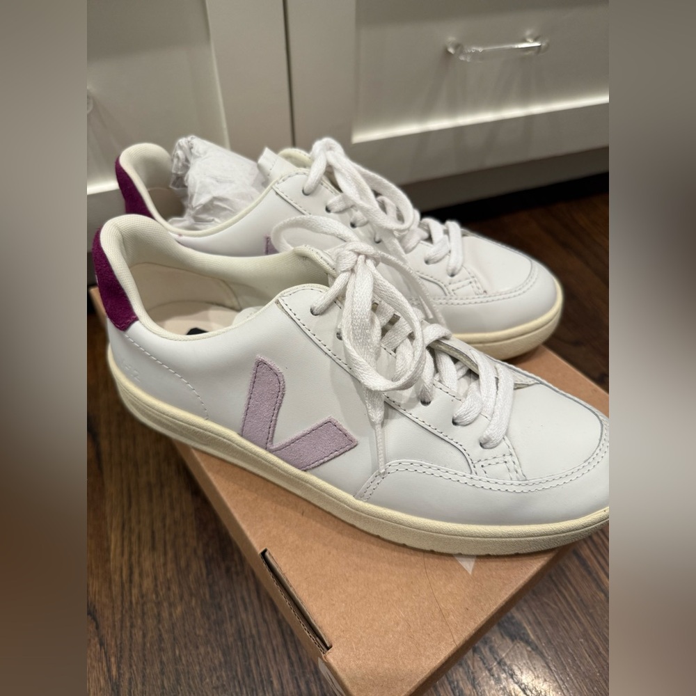 Veja Women's V-12 Sneakers